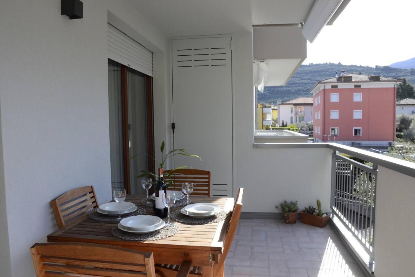ריבה דל גארדה Appartamento Peler13 Con Balcone E Parcheggio מראה חיצוני תמונה